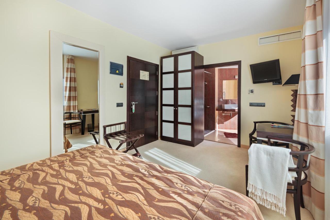 Hotel San Miguel Mahon  Exterior photo
