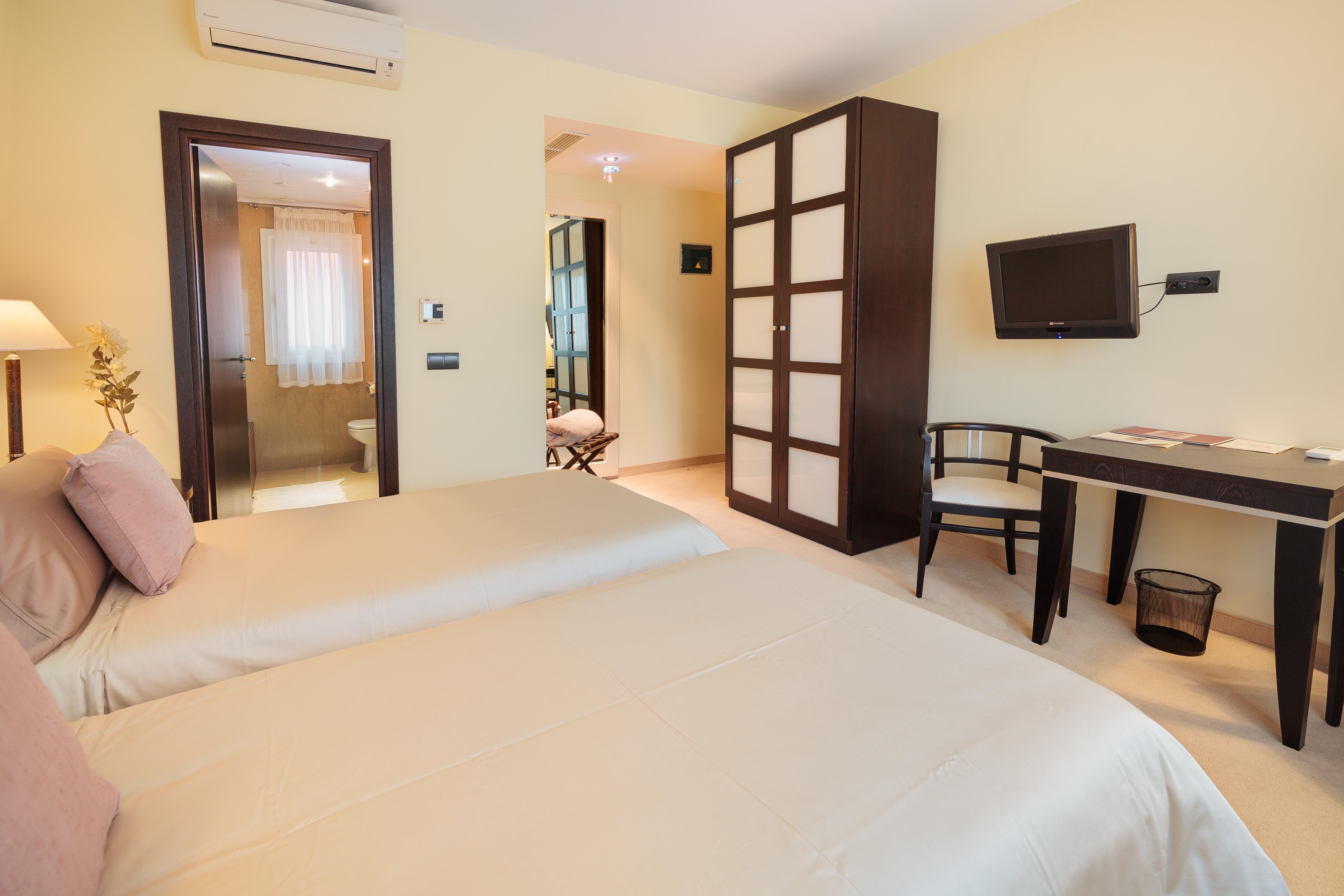 Hotel San Miguel Mahon  Exterior photo